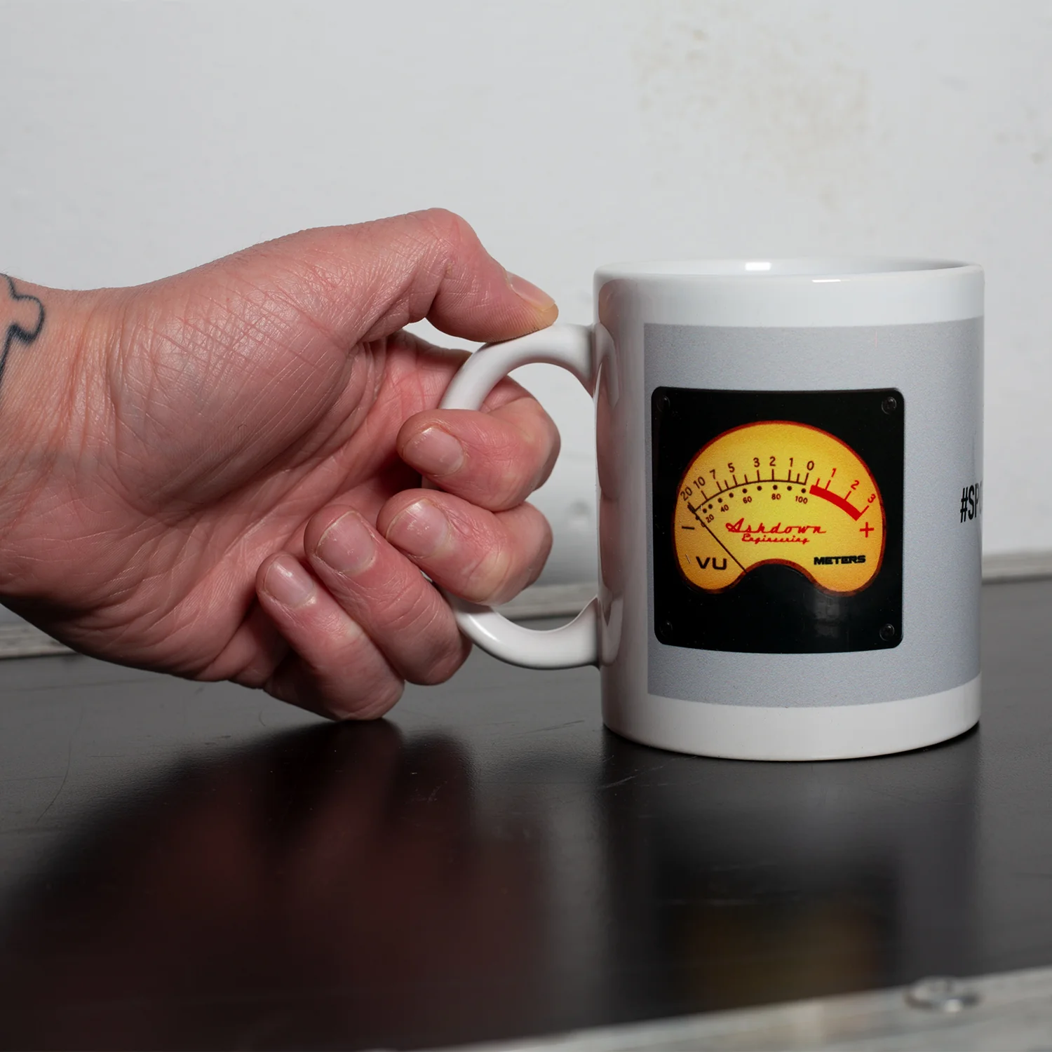Ashdown VU Mug - Image 4
